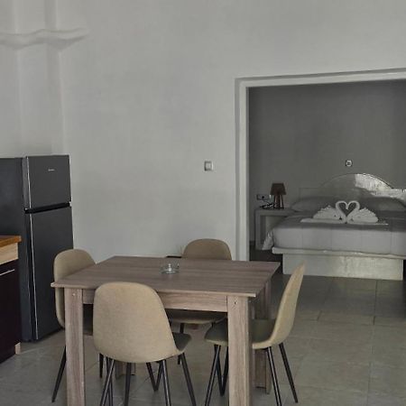Hotel Thirasia Тира Экстерьер фото